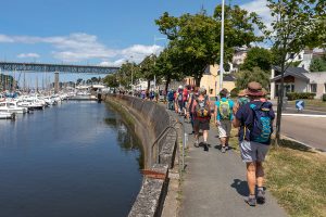 Durchgang des Jakobswegs am Port Rhu in Douarnenez