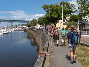 Durchgang des Jakobswegs am Port Rhu in Douarnenez