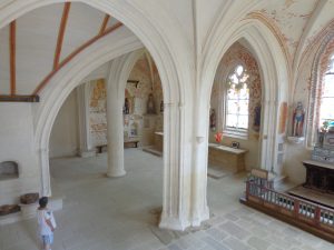 Interieur van de kapel Notre Dame de Quilinen in Landrévarzec