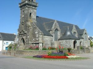 Kirche Saint Gunthiern in Langolen