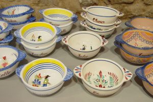 Henriot-Quimper name bowls