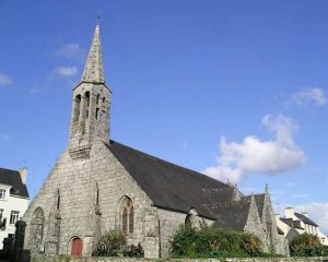 Eglise Saint Guinal dans le bourg d'Ergué Gabéric