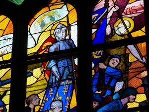 visit-chapel-ty-mamm-doue-the-patriotic-stained-glass-9.01