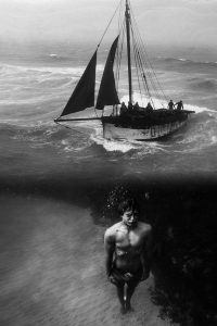 expo-2025-objectif-mer-photographie-jacques-de-thezac-photo-musee-departemental-breton-fondu