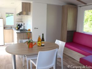 camping-de-trezulien-douarnenez-mobil-home-grand-large-interieur-2