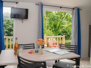 camping-de-trezulien-douarnenez-mobil-home-les-iris-interieur-2